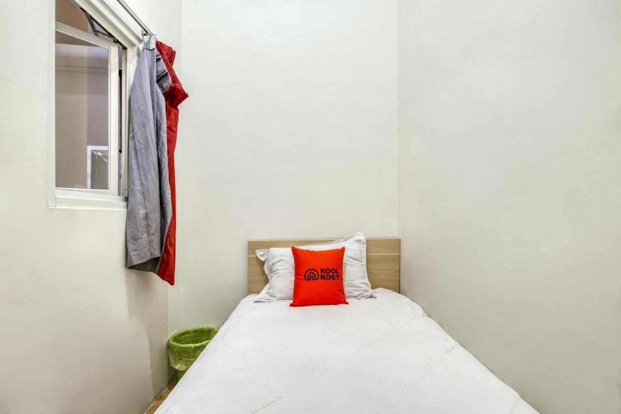 KoolKost Syariah @ Capsule Homestay Kedungdoro Surabaya Bagian luar foto
